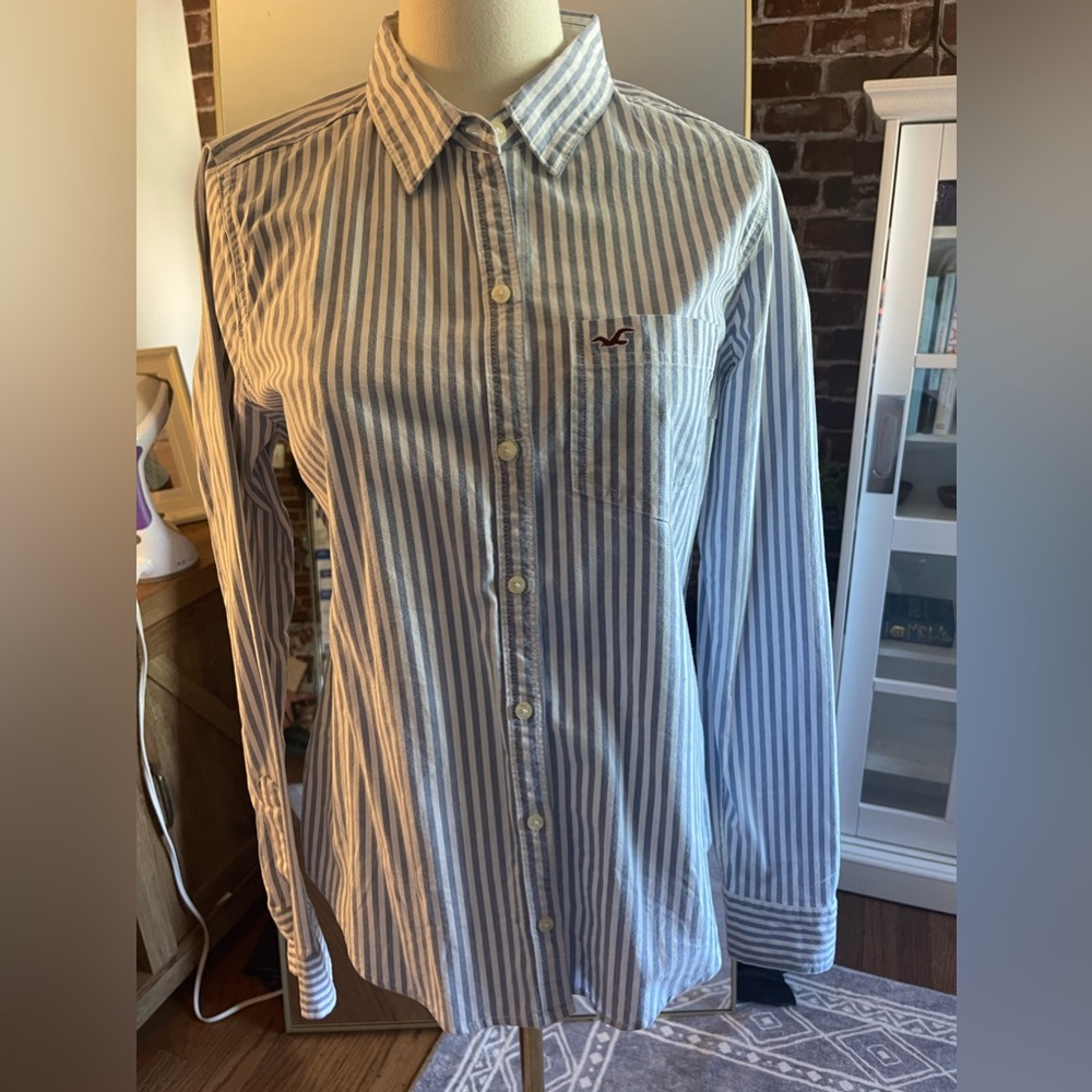 Hollister Fitted Button Down Pinstripe -Sz M